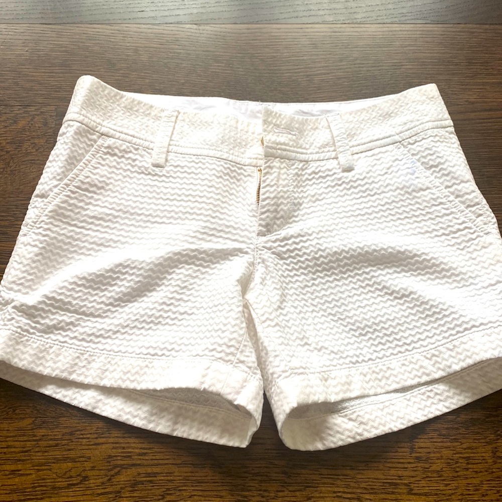 Size 0 shorts; never worn due pregnancy